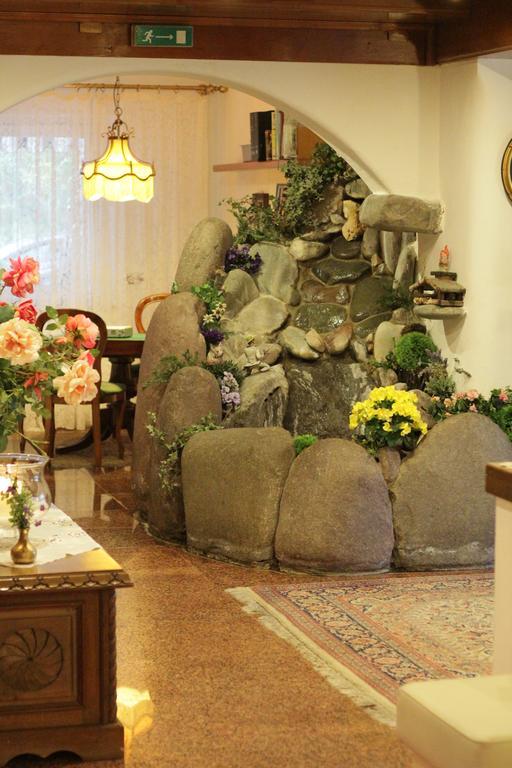 Hotel Waldhof コルナイアノ エクステリア 写真